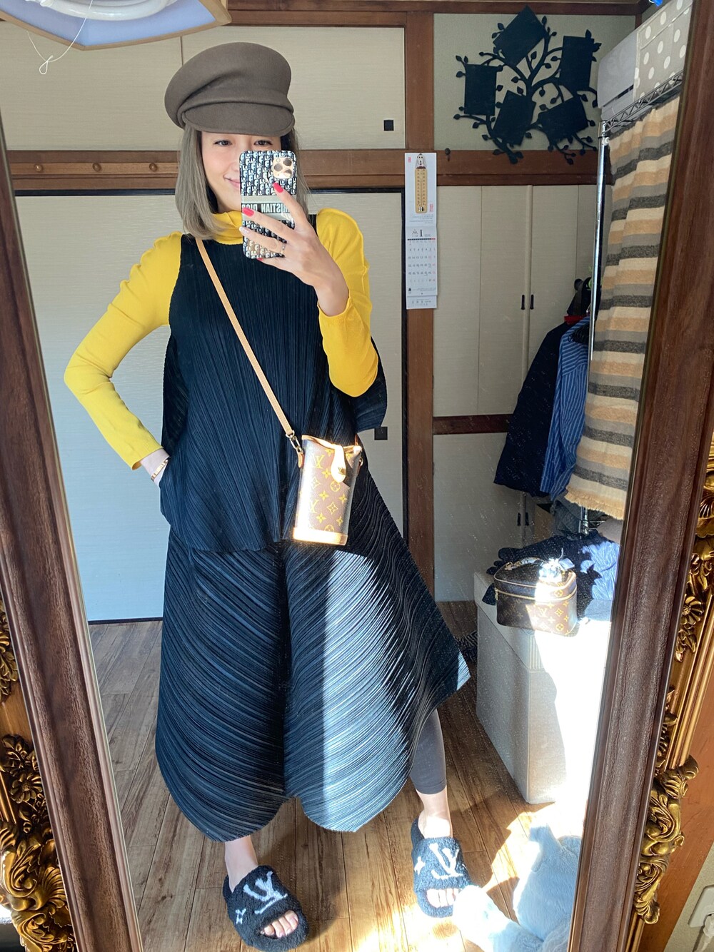 「CA4LAのALABASTER G2（キャスケット、イエロー系）」を使った、yoyoさん（レディース・168cm）の冬コーディネートの1枚目の写真
