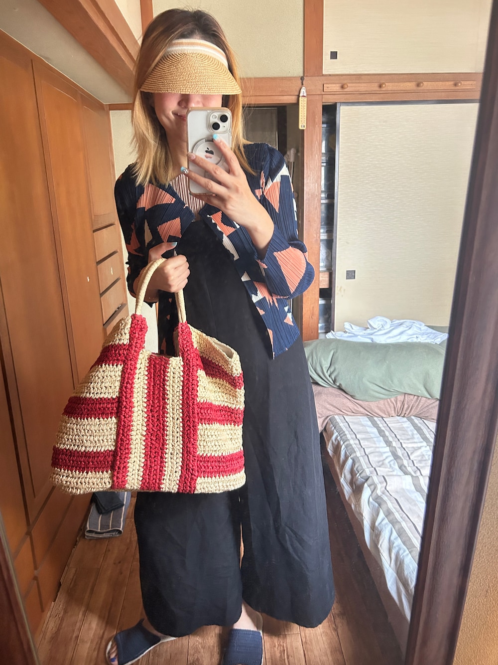 「ZARAのアイテム（ショルダーバッグ、レッド系）」を使った、yoyoさん（レディース・168cm）の夏コーディネートの1枚目の写真