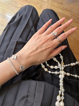 「Van Cleef & Arpels（ヴァンクリーフ＆アーペル）のアイテム（ブレスレット、シルバー系）」を使った、yoyoさん（レディース・168cm）の春コーディネート