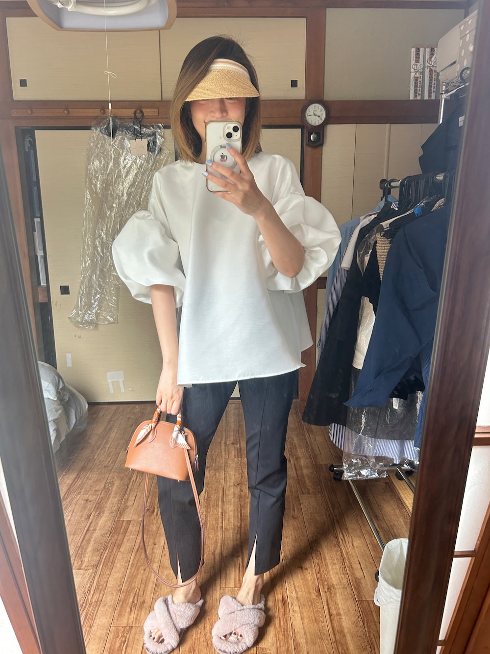 「heveのアイテム（シャツ/ブラウス、ホワイト系）」を使った、yoyoさん（骨格ナチュラル・レディース・168cm）の春コーディネートの1枚目の写真