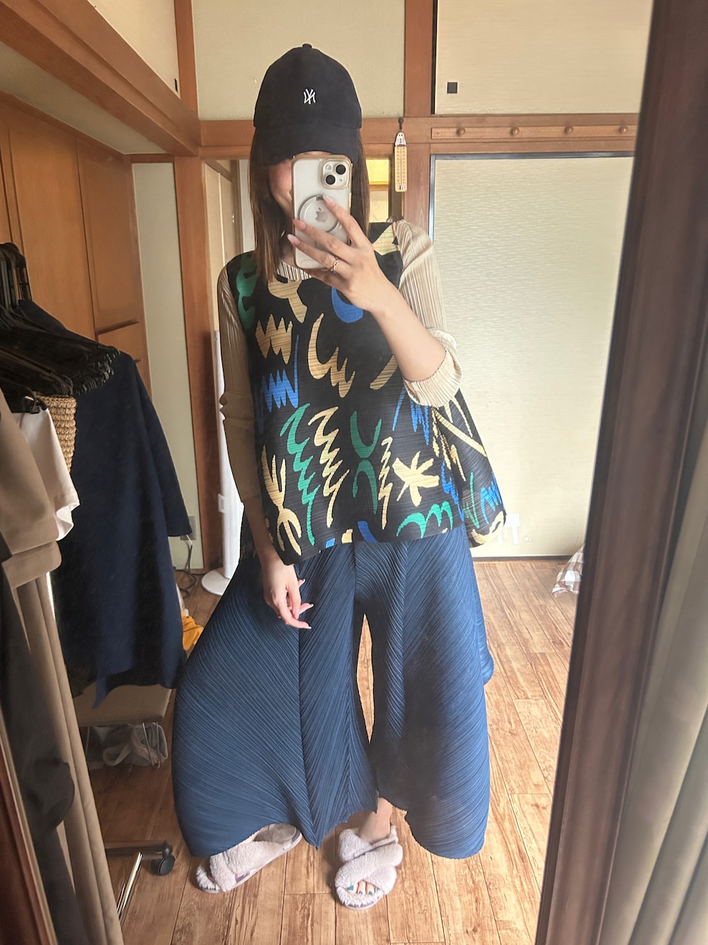 PLEATS PLEASEのオールインワン・サロペットを使った人気