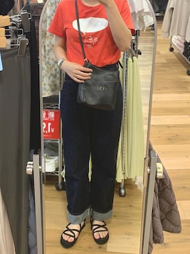 「カラーTシャツ」｜「アイテム（サンダル）」を使った、reipenguinさん（レディース・167cm）の冬コーディネート