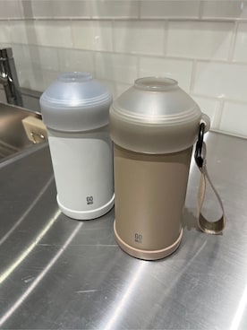「212 KITCHEN STORE（トゥワントゥキッチンストア）のBOT.GOMUG ストラップ BE（水筒、その他）」を使った、えびちゃんさん（レディース）の春コーディネート