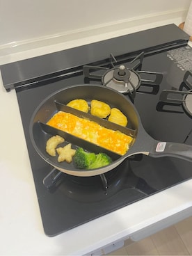 「212 KITCHEN STORE（トゥワントゥキッチンストア）のセンターエッグトリプルパンmini（キッチンツール、その他）」を使った、えびちゃんさん（レディース）の春コーディネート