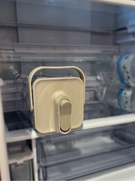 「212 KITCHEN STORE（トゥワントゥキッチンストア）のウォータージャグ 3.5L GY（グラス/マグカップ/タンブラー、その他）」を使った、えびちゃんさん（レディース）の春コーディネート
