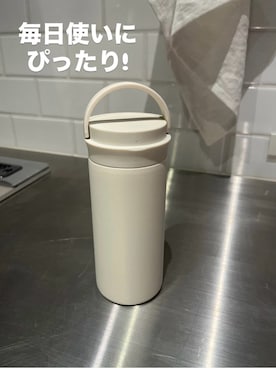 「212 KITCHEN STORE（トゥワントゥキッチンストア）のシームレス ハンドル付きステンレスボトル 500ml GY（水筒、その他）」を使った、えびちゃんさん（レディース）の夏コーディネート