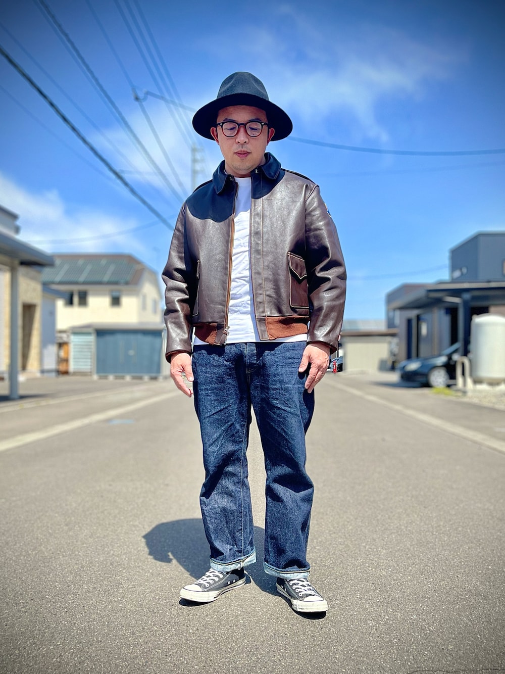 「ミリタリー、フライトジャケット、デニムパンツ、デニム、tcb jeans、BUZZ RICKSON'S」｜「RubenのRuben / ルーベン / フラット ワイドブリム フェルトハット / ウール つば広 中折れハット / ロングブリム（ハット、ブラック系）」を使った、古着チャンネル by ケントさん（メンズ・163cm）の夏コーディネートの1枚目の写真