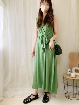 「menue（メヌエ）のレディース グルカフラットサンダル（サンダル）」を使った、ももたさん（レディース・170cm）の夏コーディネート