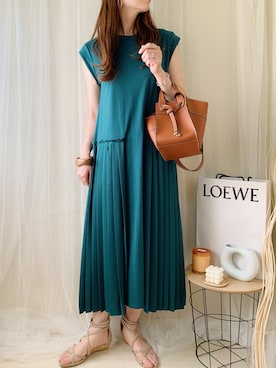 「LOWRYS FARM（ローリーズファーム）のウッドバングル　880326（バングル/リストバンド）」を使った、ももたさん（レディース・170cm）の春コーディネート