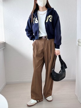 「アイテム（パーカー）」を使った、ももたさん（レディース・169cm）の冬コーディネート