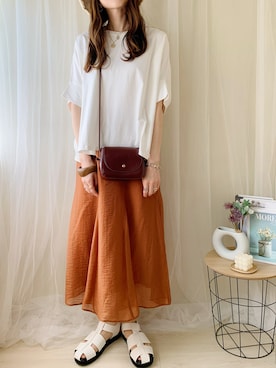 「LOWRYS FARM（ローリーズファーム）のウッドバングル　880326（バングル/リストバンド）」を使った、ももたさん（レディース・170cm）の春コーディネート