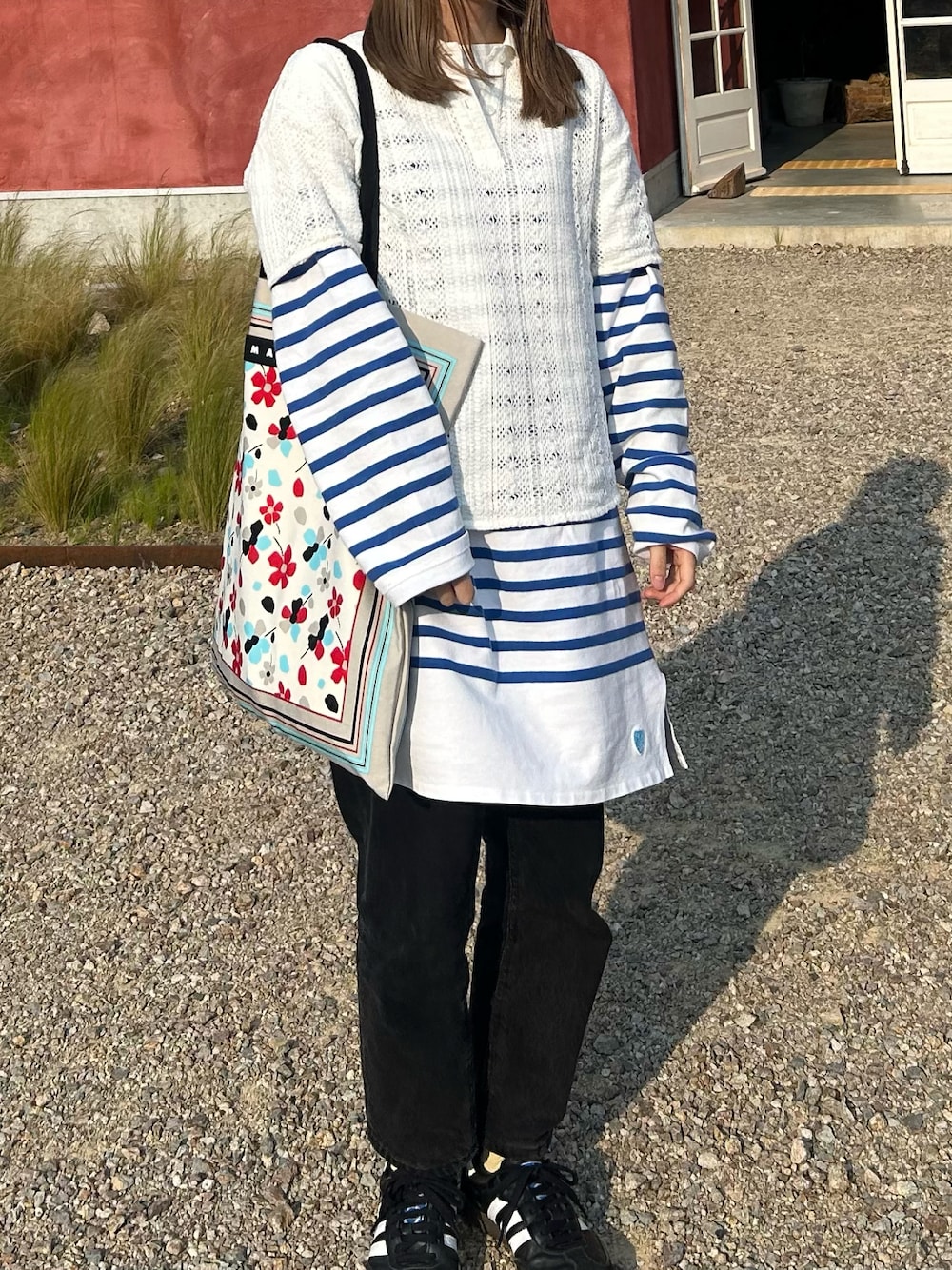 「FRED PERRY、レースシャツ、orcival、ボーダーTシャツ、青ボーダー、H&M、黒デニム、adidas、samba、MARNI、重ね着、春夏コーデ、シンプル、かなこーで」｜「ORCIVALのORCIVAL/オーシバル　ラッセルボーダービッグシルエット　RACHEL BIG #6101C（Tシャツ/カットソー、ブルー系）」を使った、✌🏼( ◠‿◠ ｜🐬さん（骨格ウェーブ・レディース・155cm）の夏コーディネートの1枚目の写真