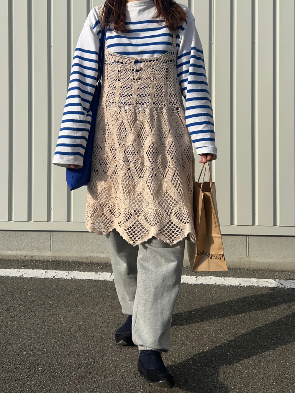 「orcival、ボーダー、青ボーダー、キャミワンピ、UNIQLO、スウェットパンツ、靴下屋、ラメソックス、H&M、バレエシューズ、HARNEY&SONS、紅茶、大人ガーリー、シンプル、かなこーで」｜「ORCIVALのORCIVAL/オーシバル　ラッセルボーダービッグシルエット　RACHEL BIG #6101C（Tシャツ/カットソー、ブルー系）」を使った、✌🏼( ◠‿◠ ｜🐬さん（レディース・155cm）の春コーディネートの1枚目の写真