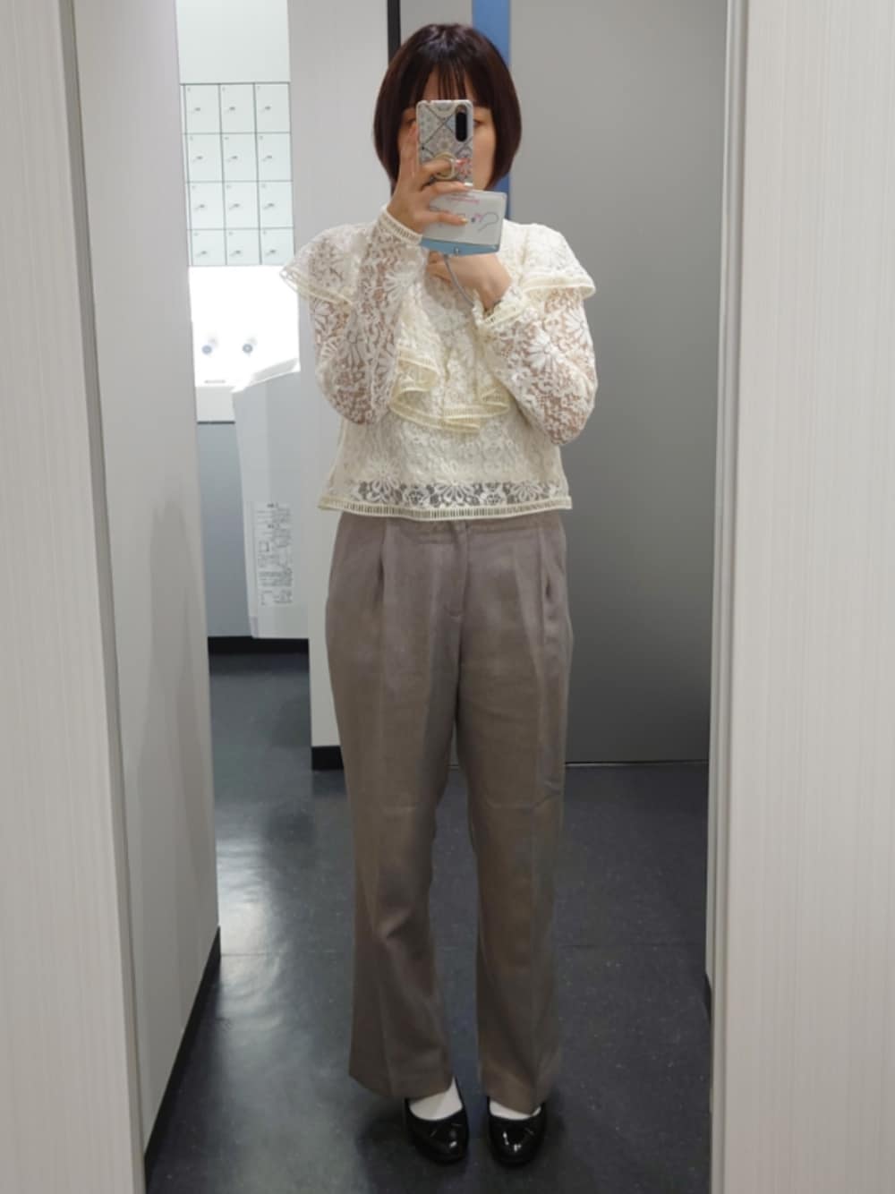 「SLYのRUFFLE LACE TOPS ラッフル レース トップス フリル フェミニン ガーリー 卒業式 入学式 ブラウス オケージョン（シャツ/ブラウス、ホワイト系）」を使った、しおりさん（レディース・160cm）の夏コーディネートの1枚目の写真