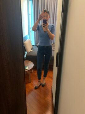 「CHANEL（シャネル）のアイテム（サンダル、グレー系）」を使った、Sharon Zhangさん（レディース）の秋コーディネート