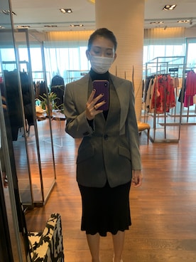 「Alexander McQueen（アレキサンダーマックイーン）のアイテム（ノーカラーコート）」を使った、Sharon Zhangさん（レディース・168cm）の冬コーディネート