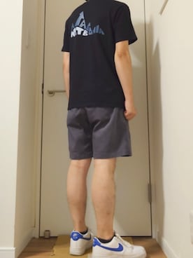 「アイテム（スニーカー）」を使った、ろびーさん（メンズ・165cm）の秋コーディネート