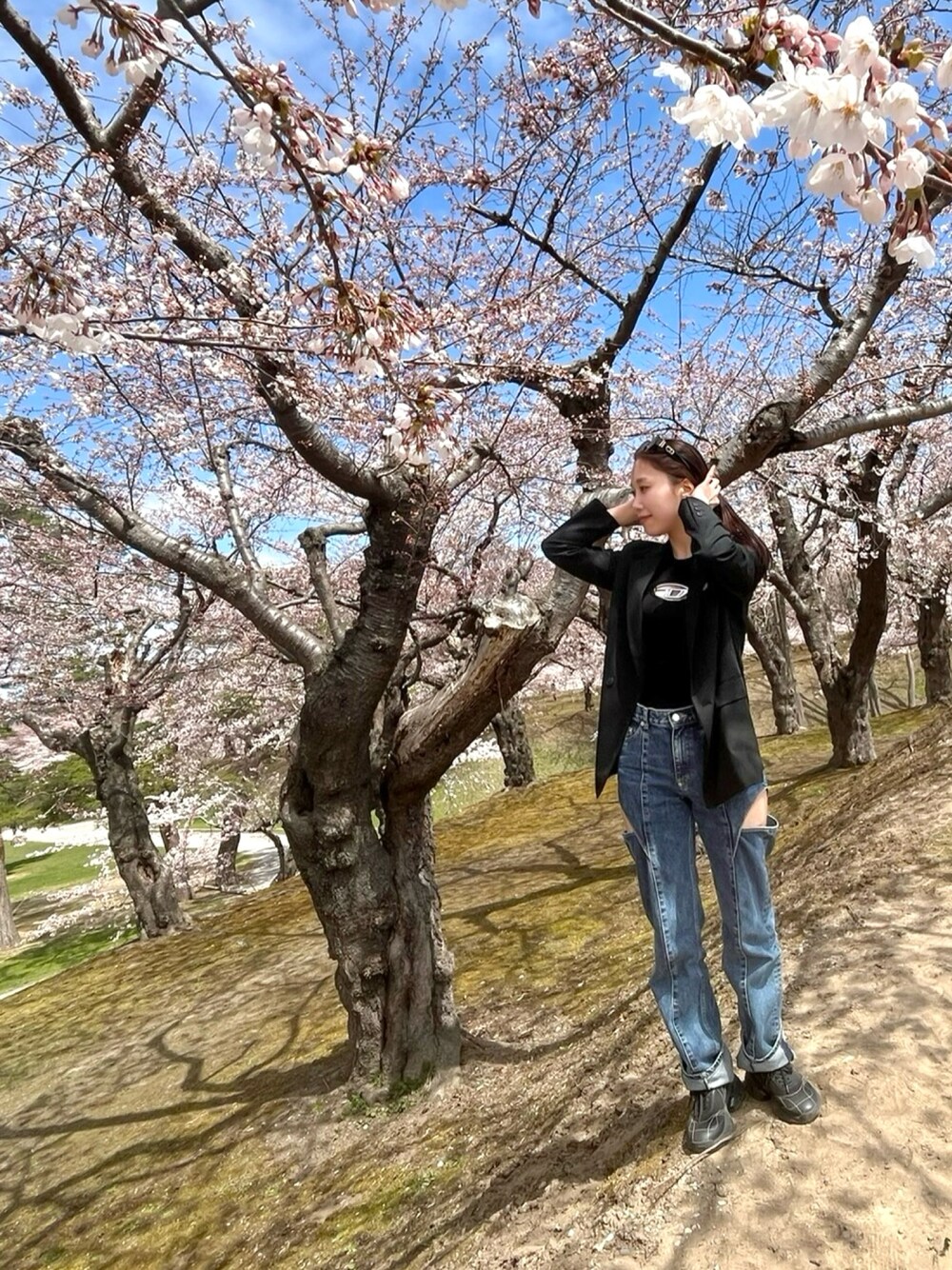 1740235299.jpg 1740235299.jpg