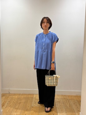 「URBAN RESEARCH Sonny Label（アーバンリサーチサニーレーベル）のエアリーコットンピンタックドレスシャツ（シャツ/ブラウス、ブルー系）」を使った、ゆいさん（レディース・158cm）の夏コーディネート