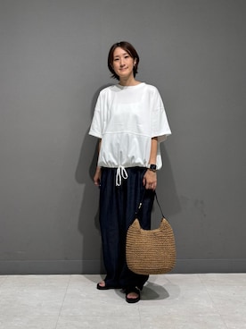 「URBAN RESEARCH DOORS（アーバンリサーチドアーズ）のヘムドロストプルオーバー（Tシャツ/カットソー、ホワイト系）」を使った、ゆいさん（レディース・158cm）の夏コーディネート