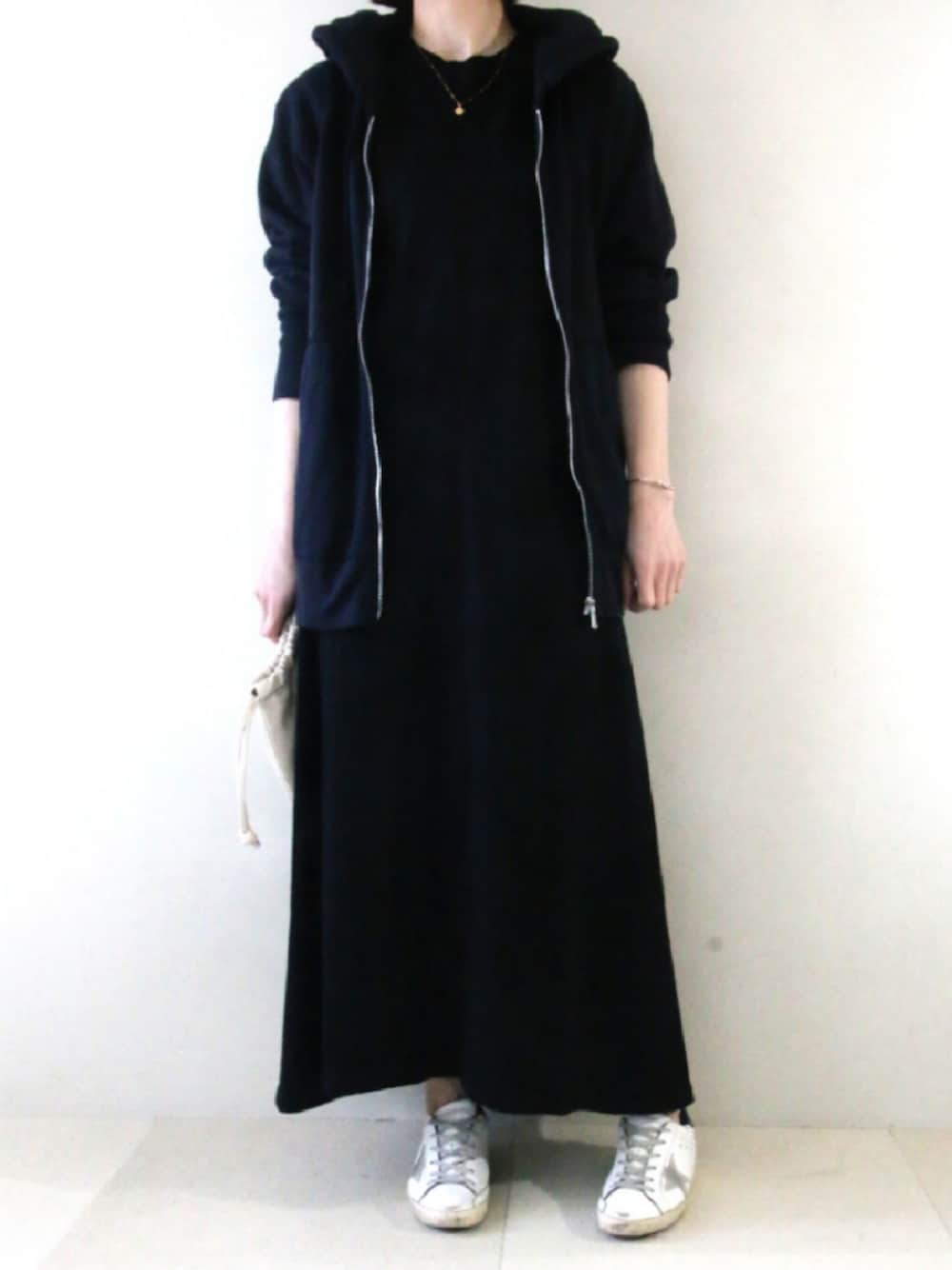 「オトナカジュアル、雨の日コーデ、ママファッション、春服コーデ」｜「fredy repitのアイテム（ワンピース、ブラック系）」を使った、kotetuさん（レディース・162cm）の春コーディネートの1枚目の写真