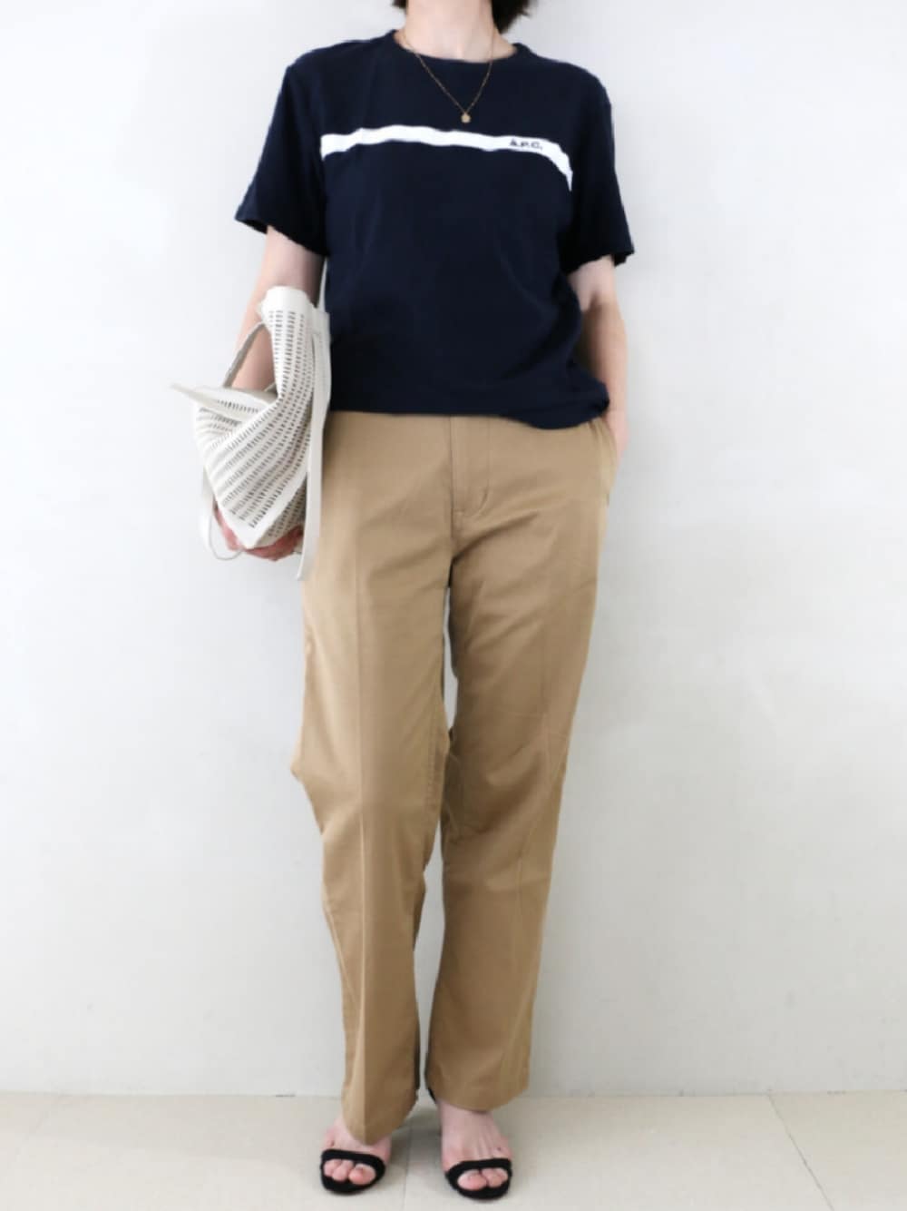 「ドゥーズィエムクラス(Deuxieme Classe)、夏コーデ、シンプルコーデ、ハンサムコーデ」｜「A.P.C.のアイテム（Tシャツ/カットソー、ブルー系）」を使った、kotetuさん（レディース・162cm）の夏コーディネートの1枚目の写真