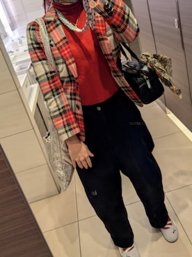 「アイテム（テーラードジャケット）」を使った、しーばいあろえさん（レディース・157cm）の秋コーディネート