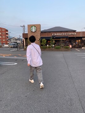 「shiki tokyo（シキトウキョウ）のアイテム（スニーカー）」を使った、tomoさん（メンズ・173cm）の春コーディネート