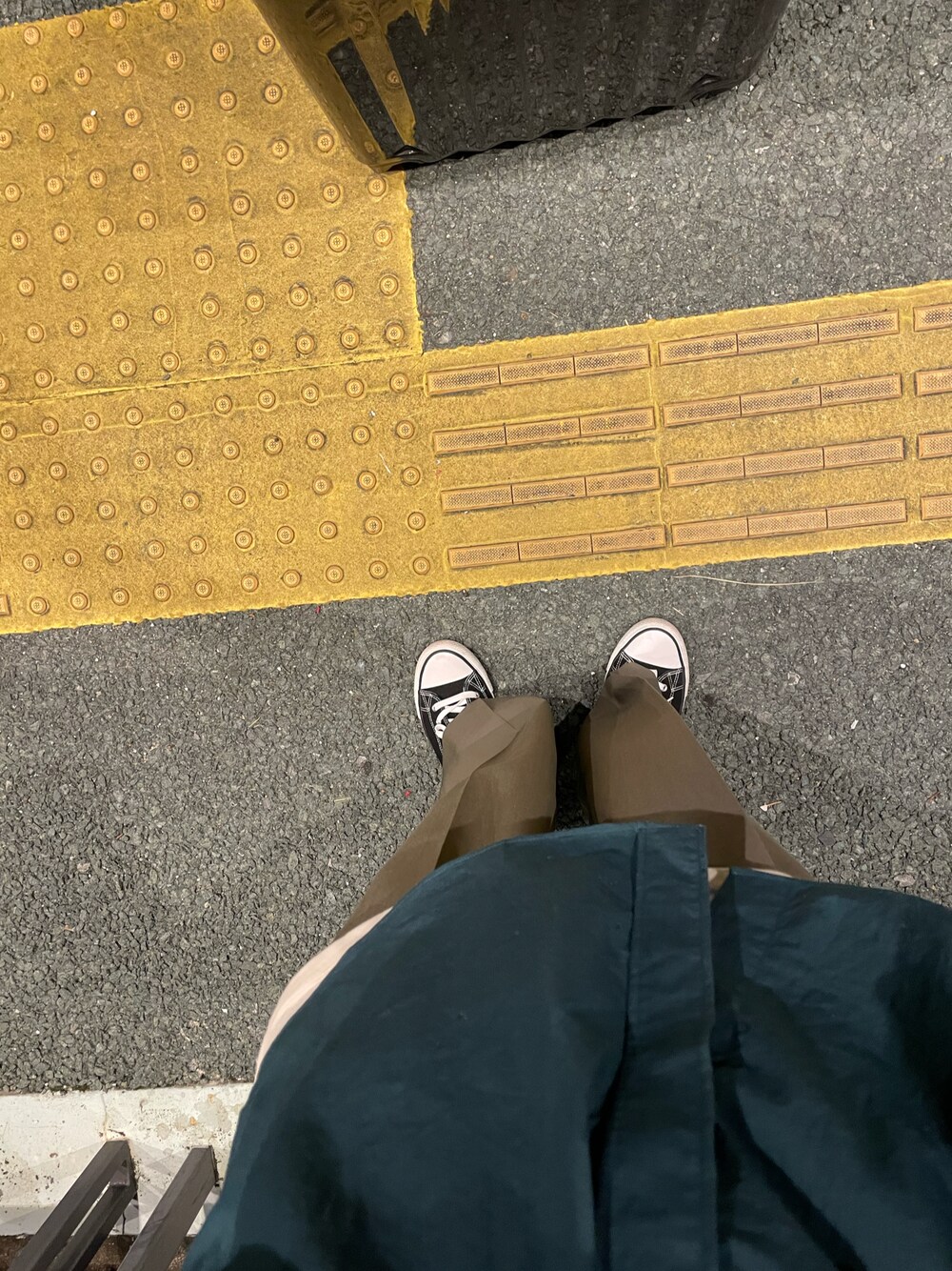 「4連休、オトナカジュアル、グリーン、みどり、LIDnM、おしゃれさんと繋がりたい、大人コーデ、シンプルスタイル、スニーカーコーデ、ビッグシルエット、ストリートコーデ、シンプル」｜「LIDNMのOOMI ZARASHI POPLIN SHIRT（シャツ/ブラウス、グリーン系）」を使った、tomoさん（メンズ・173cm）の夏コーディネートの1枚目の写真