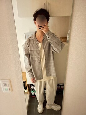 「shiki tokyo（シキトウキョウ）のアイテム（スニーカー）」を使った、tomoさん（メンズ・172cm）の春コーディネート