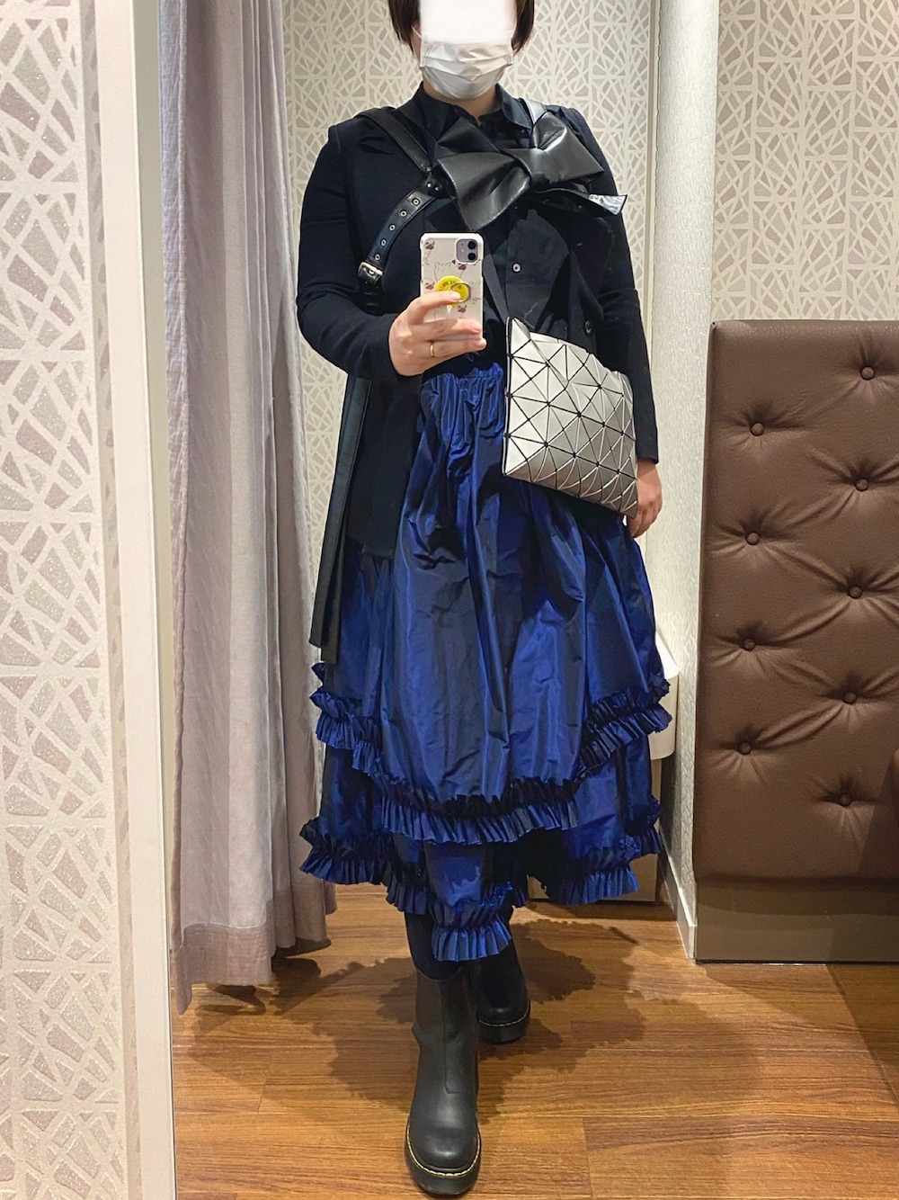 「大人カジュアル、シンプル、春、大人コーデ、きれいめカジュアル、ママコーデ、ママファッション、おしゃれさんと繋がりたい、オトナ女子、テーラードジャケット」｜「noir kei ninomiyaのアイテム（スカート、ブルー系）」を使った、ladybugさん（レディース・170cm）の冬コーディネートの1枚目の写真