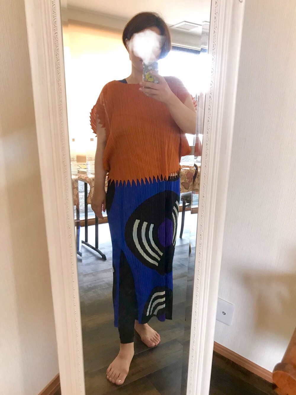 「休日スタイル、大人コーデ、ootd、キレイめ、ワンピース、ママコーデ、ママファッション、オレンジ、オトナカジュアル」｜「PLEATS PLEASEのアイテム（ワンピース、ブルー系）」を使った、ladybugさん（レディース・170cm）の夏コーディネートの1枚目の写真