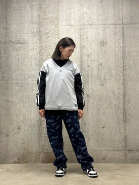 「AVIREX（アヴィレックス）のREVERSIBLE TOPS/リバーシブルトップス（Tシャツ/カットソー、ブラック系）」を使った、Mizukiさん（レディース・158cm）の秋コーディネート