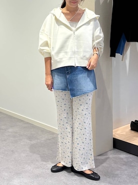 「LOWRYS FARM（ローリーズファーム）のCONE/ラップミニスカート　1047090（デニムパンツ、ブルー系）」を使った、kazuponさん（レディース・153cm）の秋コーディネート