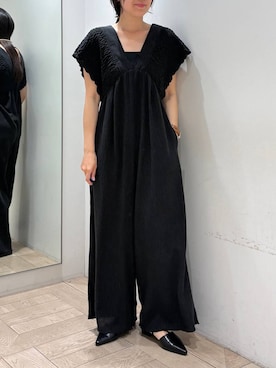 「LOWRYS FARM（ローリーズファーム）のヨウリュウシャーリングサロペット 289959（サロペット/オーバーオール、ブラック系）」を使った、kazuponさん（レディース・153cm）の春コーディネート