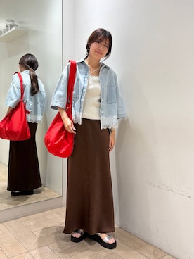 「LOWRYS FARM（ローリーズファーム）のストレッチサテンスカート　 290120（スカート、ブラウン系）」を使った、kazuponさん（レディース・153cm）の春コーディネート