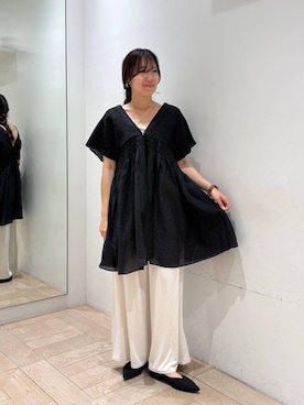「LOWRYS FARM（ローリーズファーム）のシャーリングチュニックフレンチスリーブ　 581468（シャツ/ブラウス、ブラック系）」を使った、kazuponさん（レディース・153cm）の春コーディネート