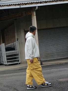 「アイテム（カーゴパンツ、イエロー系）」を使った、ヨッシーさん（メンズ・168cm）の冬コーディネート