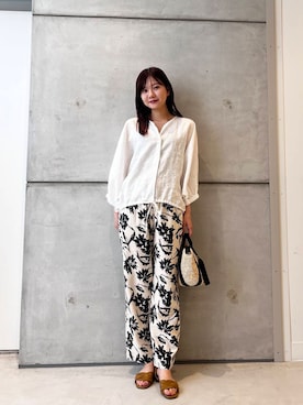 「アイテム（シューズ、イエロー系）」を使った、yamakanaさん（レディース・163cm）の春コーディネート