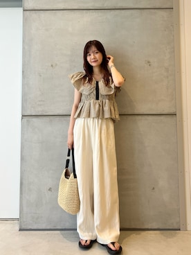 「KBF（ケイビーエフ）のフロントホックチェックフリルブラウス（シャツ/ブラウス、ベージュ系）」を使った、yamakanaさん（レディース・163cm）の春コーディネート