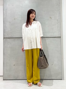 「URBAN RESEARCH DOORS（アーバンリサーチドアーズ）のリネン混イージーパンツ（その他パンツ、イエロー系）」を使った、yamakanaさん（レディース・163cm）の夏コーディネート