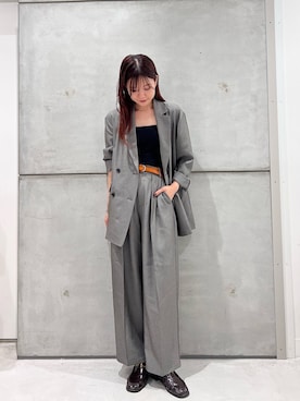「モノトーン」｜「アイテム（その他アウター）」を使った、yamakanaさん（レディース・164cm）の秋コーディネート