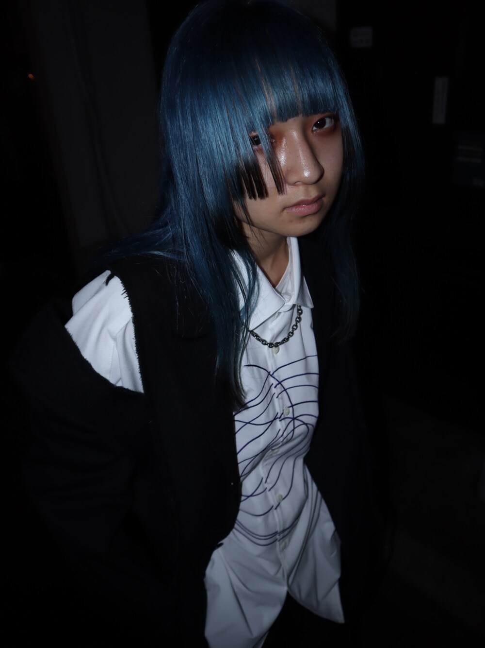 「秋服コーデ、SHAREEF、Dr.Martens、not conventional、モノトーン、リメイク、ジャケット、シャツスタイル、モード、ハイトーンカラー、白黒、ootd、姫カット、未来のWEARISTAプロジェクト」｜「VeryGoodのアイテム（ジャケット/アウター、ブラック系）」を使った、宗川さん（レディース・159cm）の秋コーディネートの1枚目の写真