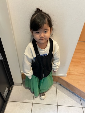 「アイテム（ベスト、ホワイト系）」を使った、あっきぃさん（キッズ・100cm）の春コーディネート