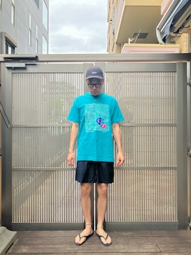 「アイテム（ビーチサンダル）」を使った、KOHさん（メンズ・174cm）の秋コーディネート