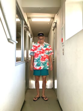 「アイテム（ビーチサンダル）」を使った、KOHさん（メンズ・174cm）の秋コーディネート
