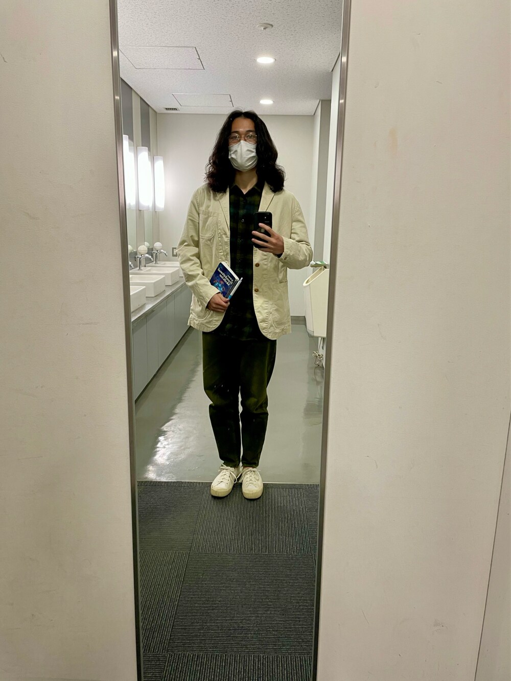 「研究者」｜「PENDLETONのアイテム（シャツ/ブラウス、グリーン系）」を使った、モロさん（メンズ・180cm）の秋コーディネートの1枚目の写真