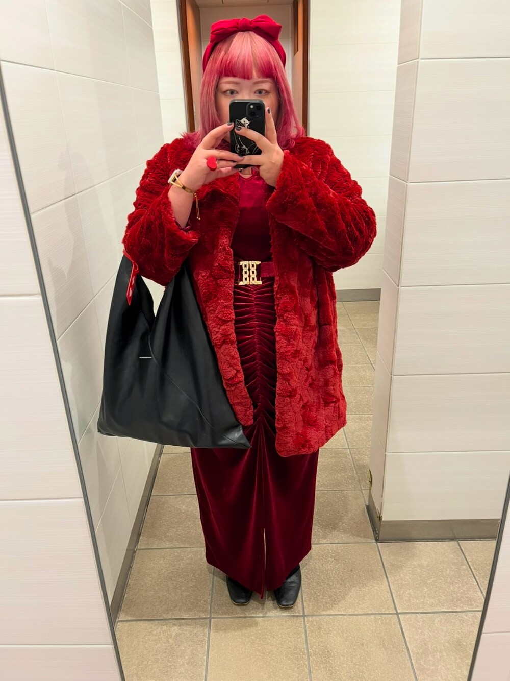 「SHEINのアイテム（その他アウター、レッド系）」を使った、しさん（レディース・167cm）の冬コーディネートの1枚目の写真