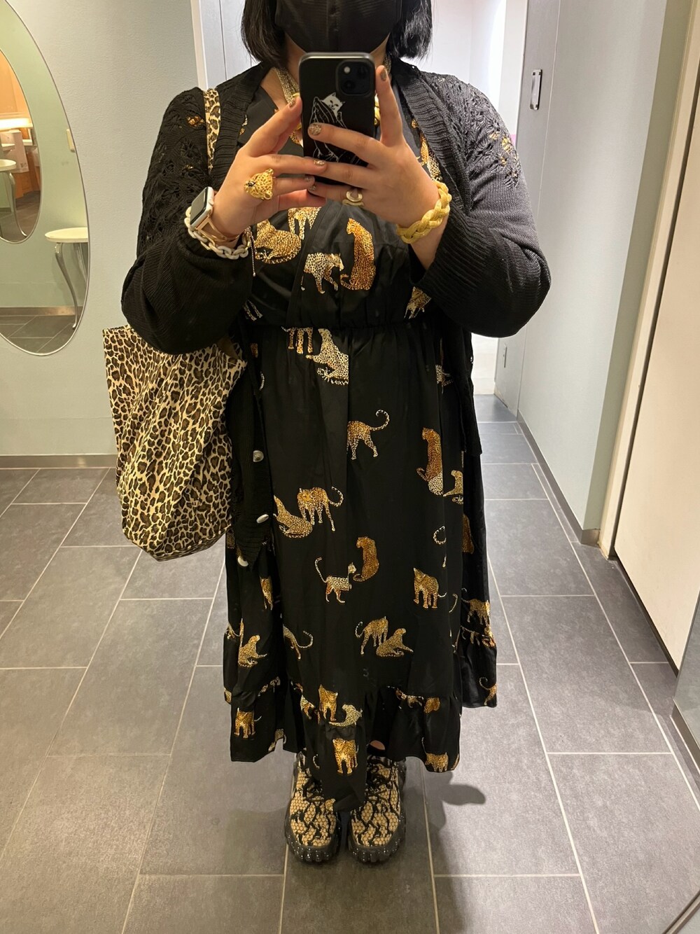 「SHEINのアイテム（ワンピース、ブラック系）」を使った、しさん（レディース・167cm）の冬コーディネートの1枚目の写真