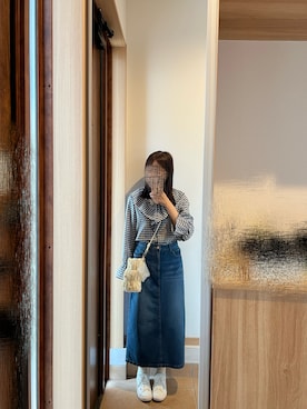 「grove（グローブ）の大人の華やぎチェックフリルブラウス（シャツ/ブラウス、ブラック系）」を使った、@buru1113さん（レディース・158cm）の春コーディネート